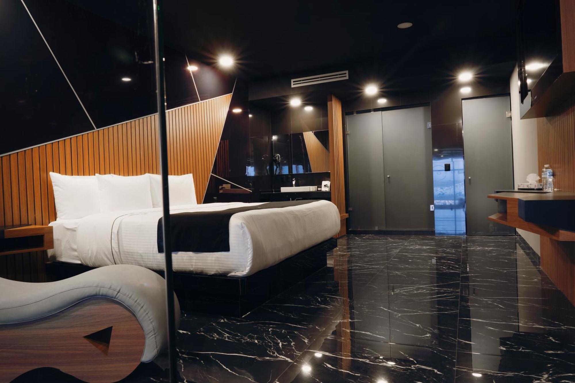 Hotel Yoru Керетаро Экстерьер фото